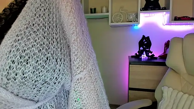 feliziaDesire's cam snapshot