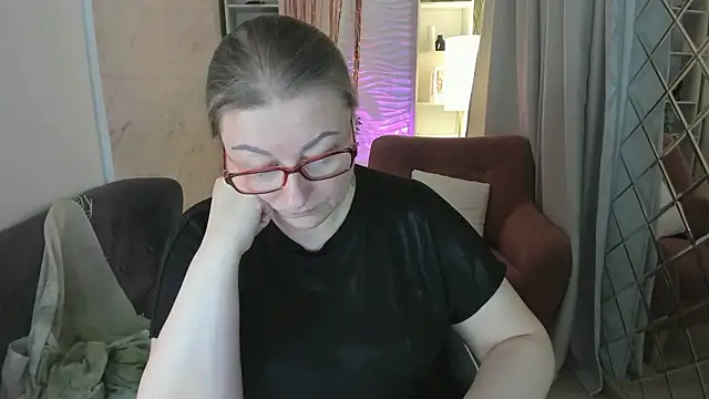 AlexandraKind's cam snapshot