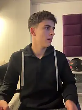 AdrianRinaldi live sex cam