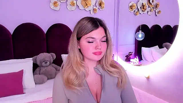 ZaraBloom's cam snapshot