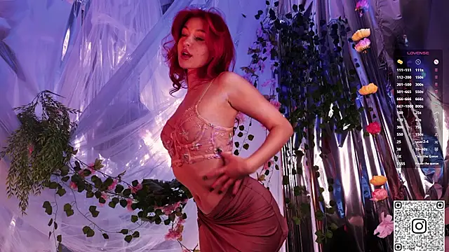 GildedKitten's cam snapshot