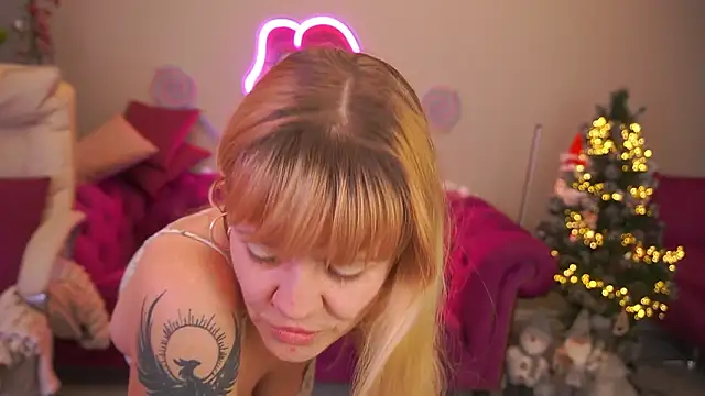 BellaLaPetit's cam snapshot