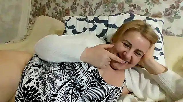 LustyyX's cam snapshot