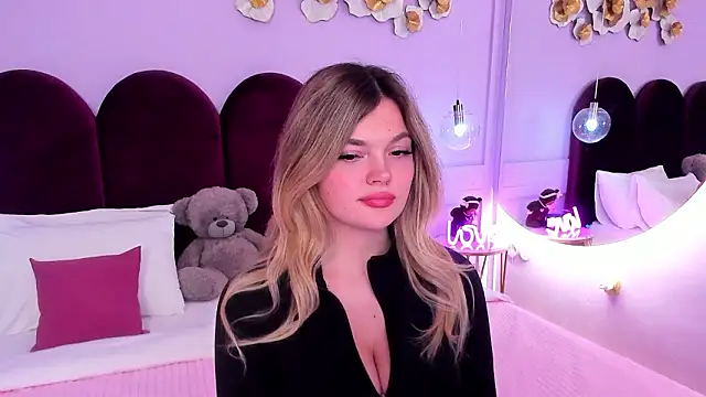 ZaraBloom's cam snapshot