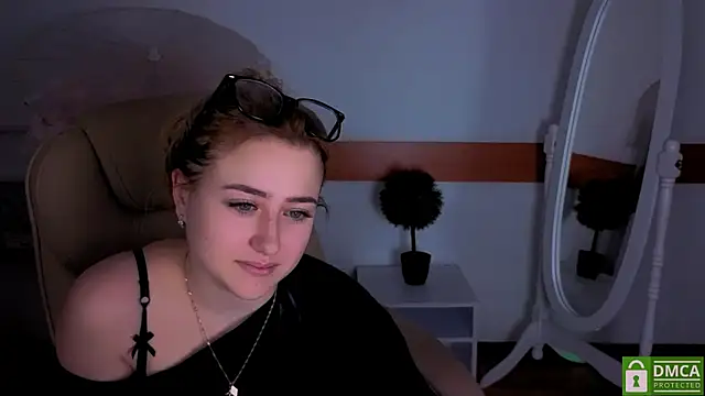 Lulu___Moon live sex cam