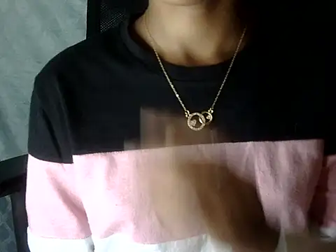 Khushi_v's cam snapshot