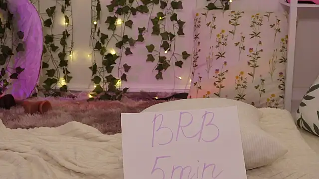 MonicaAsis live sex cam