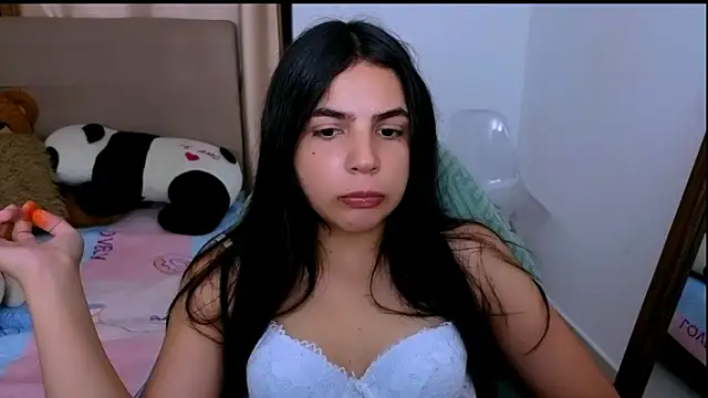 _elenna's cam snapshot