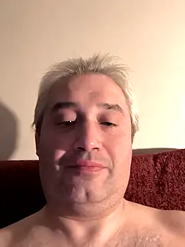 Olomoucak1982 live sex cam