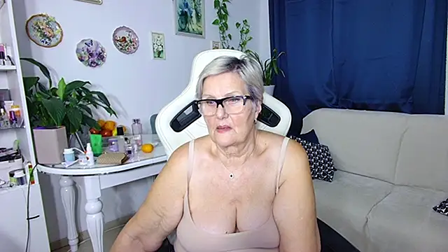 Selenna57 live sex cam