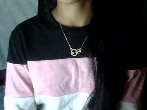 Khushi_v's cam snapshot