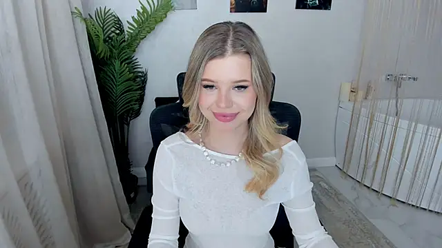 FollowLovee's cam snapshot