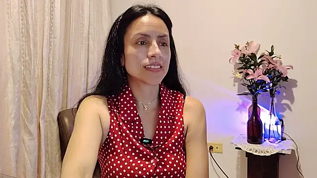 Bella_Exhibition's cam snapshot