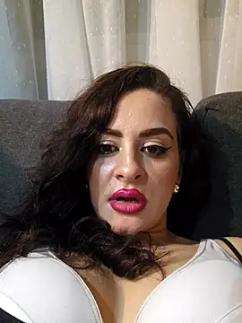 WatchTheQUEEnConQuer88's cam snapshot