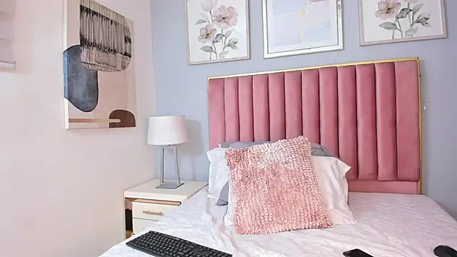 LiaRouse_1's cam snapshot