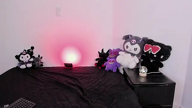 raven__white1's cam snapshot