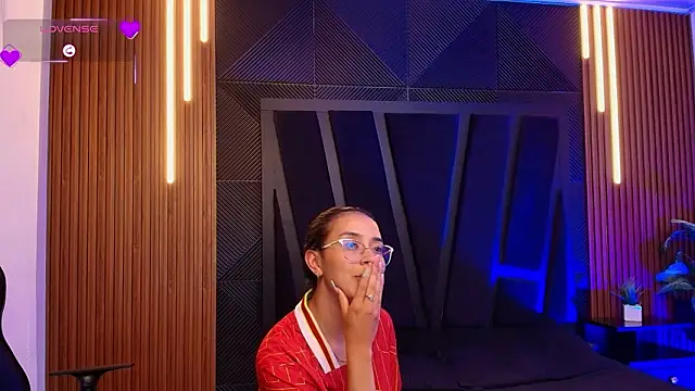 zoe_martins_'s cam snapshot