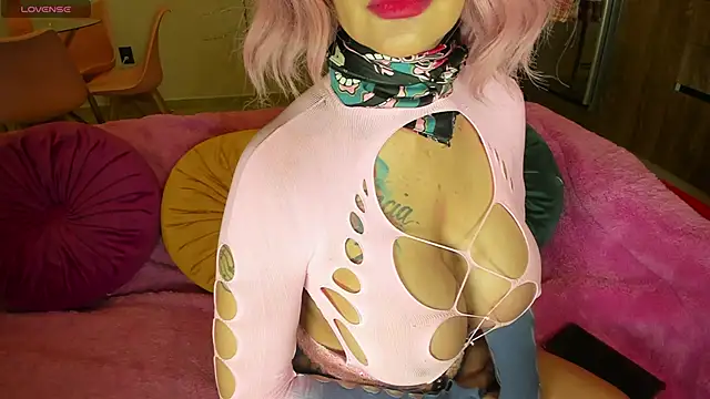 gogaboobs's cam snapshot