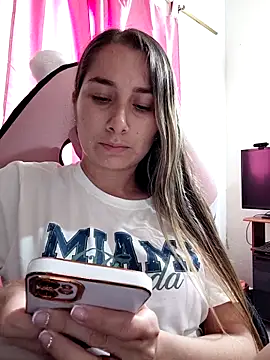 Iris_love18's cam snapshot