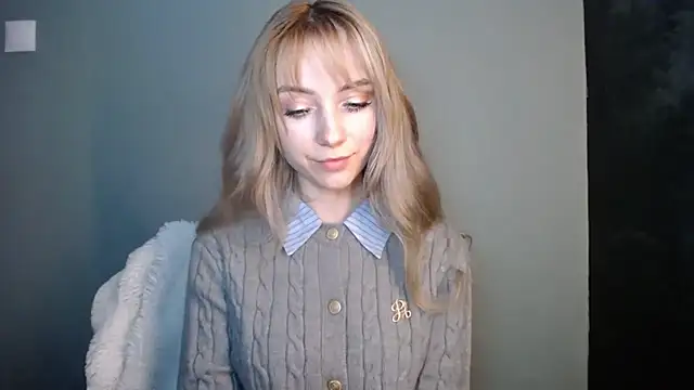 LuciaYoung's cam snapshot