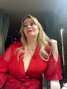 Sweet-blonde live sex cam