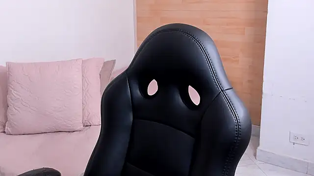 Julieth_brown_'s cam snapshot