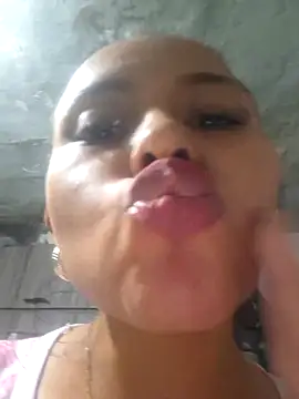 Daniela_Cruz_'s cam snapshot