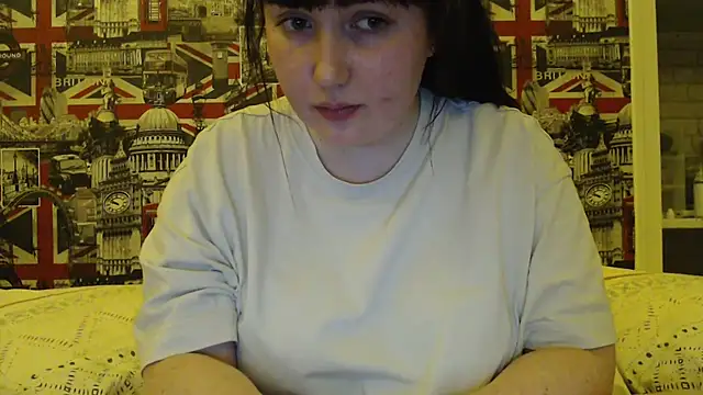 Lynylou live sex cam