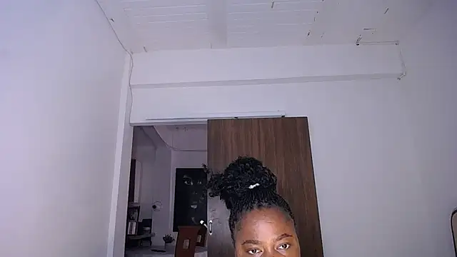 yselahot's cam snapshot