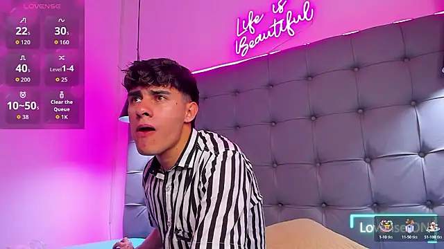 Dyla_n18 live sex cam