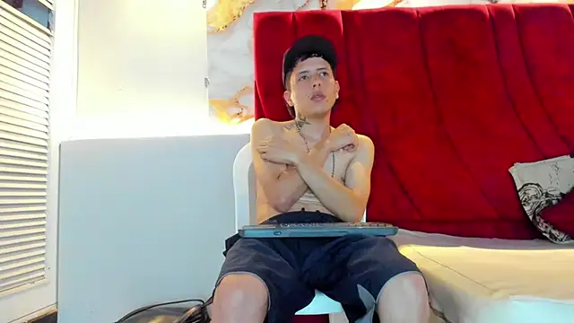 ESTEBAN_2102's cam snapshot