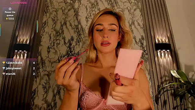 Dulcineaa_22's cam snapshot