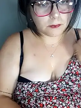 Emacollins_'s cam snapshot