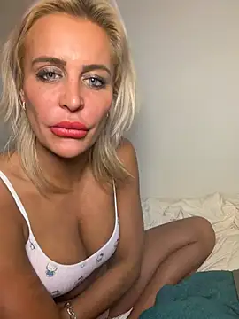 AliceDx's cam snapshot