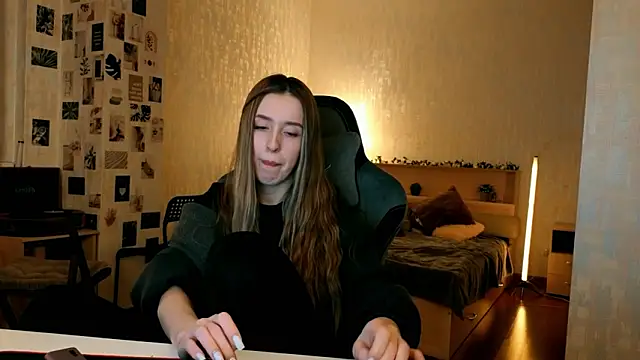 yourrdanceteacher's cam snapshot