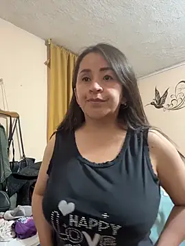 latinfemale's cam snapshot