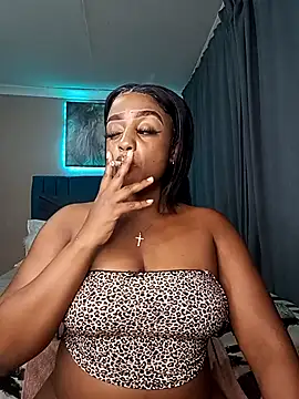 Queen-Chocolate's cam snapshot