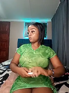 Queen-Chocolate's cam snapshot