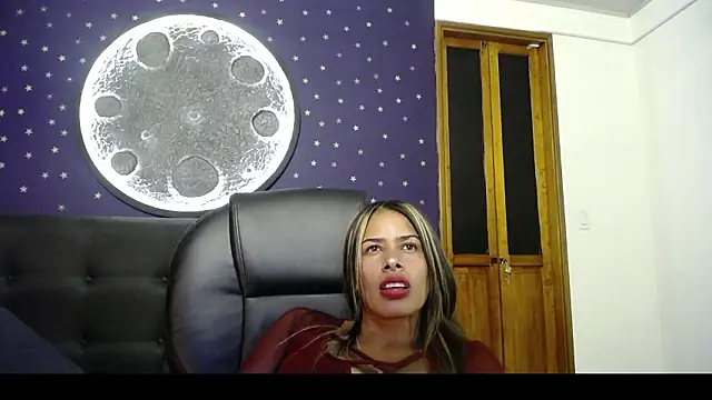 nairobi8's cam snapshot