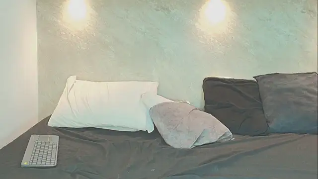 Emmy_lander1's cam snapshot