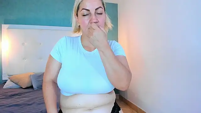 Heidy_milf's cam snapshot