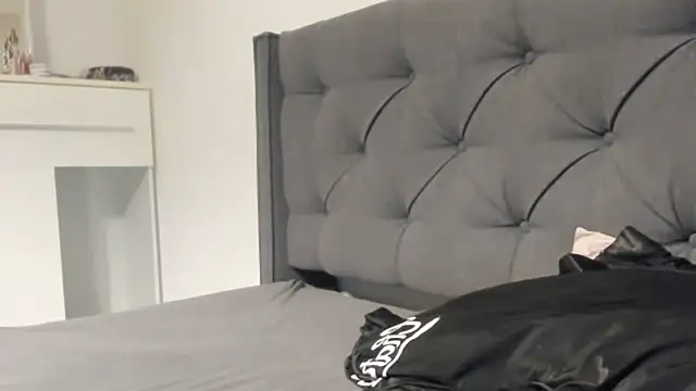 tamarapervert live sex cam