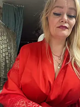 Sweet-blonde live sex cam