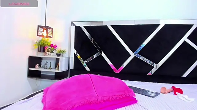 iisabella_noa's cam snapshot