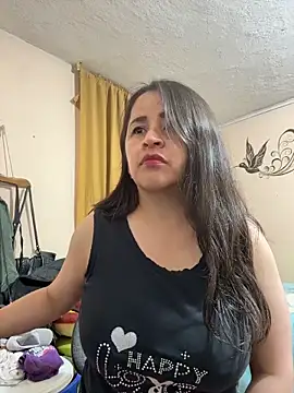 latinfemale's cam snapshot