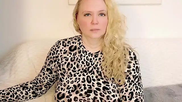 Sarah4you's cam snapshot