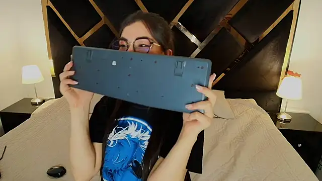 Amelie_saenz's cam snapshot