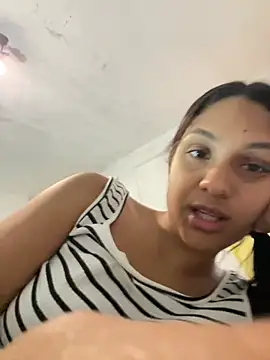 Messy-diana21's cam snapshot