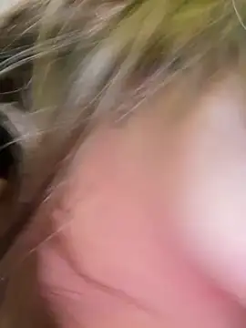 FroggyAnna live sex cam