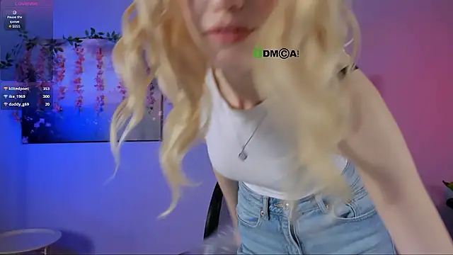 mia_starrr_'s cam snapshot